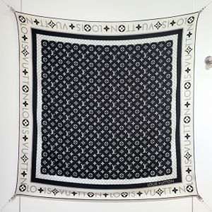Louis Vuitton Monogram Infinity Shawl in Wool and Silk Black