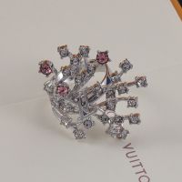 Louis Vuitton LV Corail Ring in Metal with Crystals Silver