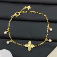 Louis Vuitton Idylle Blossom Bracelet in Metal with Pearls Gold