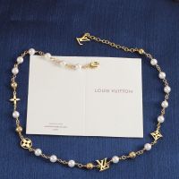 Louis Vuitton LV Pearls Necklace in Metal Gold